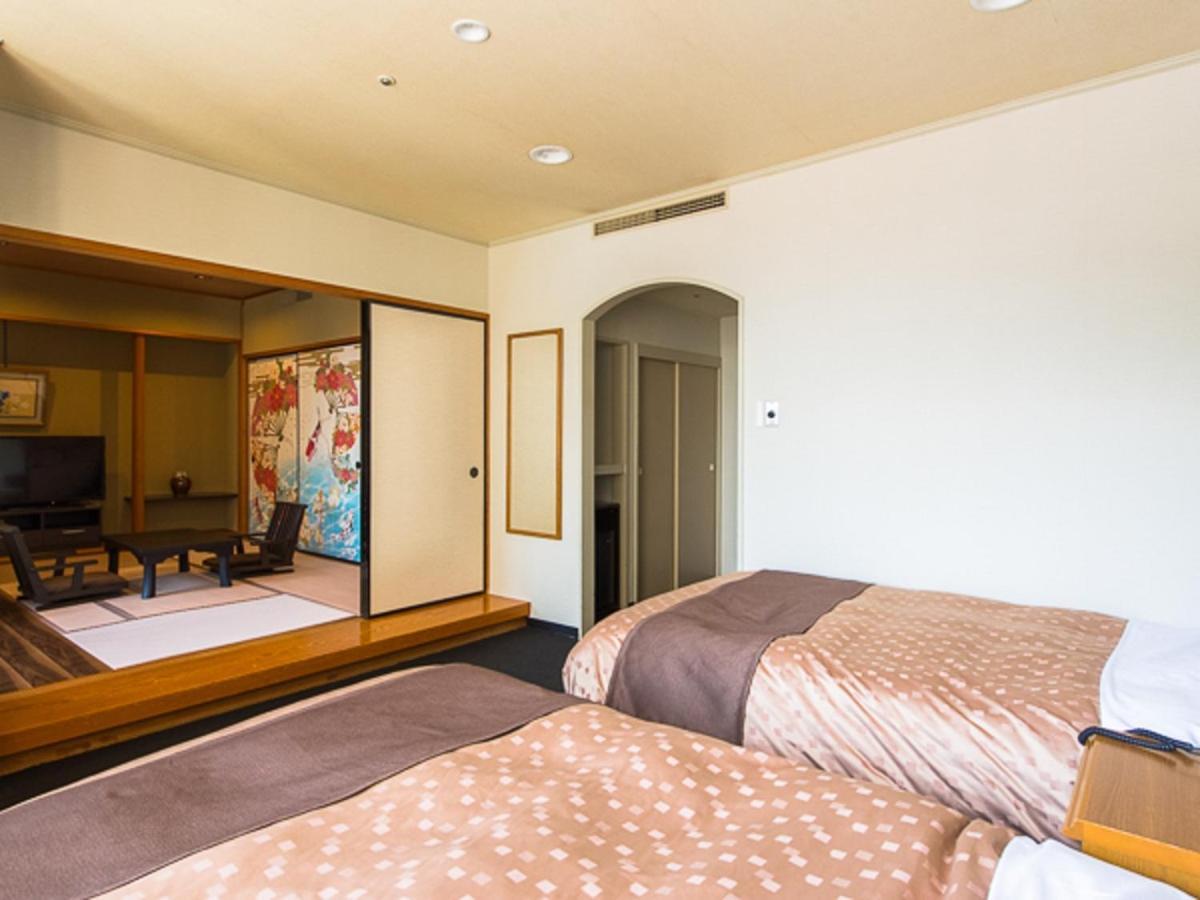Livemax Resort Kaga Yamashiro Exterior photo